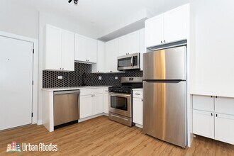 651 W Wrightwood Ave, Unit A03C in Chicago, IL - Foto de edificio - Building Photo