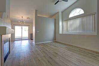 9736 Double Rock Dr in Las Vegas, NV - Building Photo - Building Photo