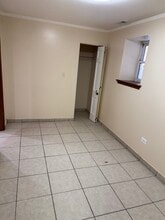 3748 W Cermak Rd, Unit Ground in Chicago, IL - Foto de edificio - Building Photo