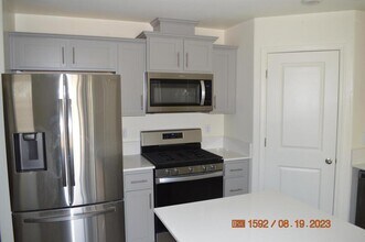 2258 Emory Ct in Los Banos, CA - Building Photo - Building Photo