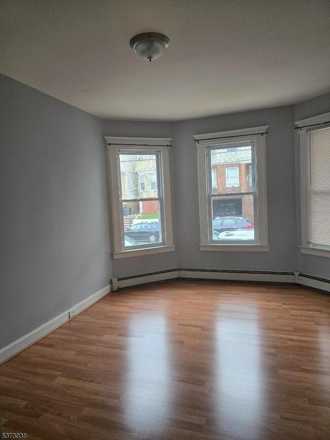 268 Devon St in Kearny, NJ - Building Photo - Building Photo