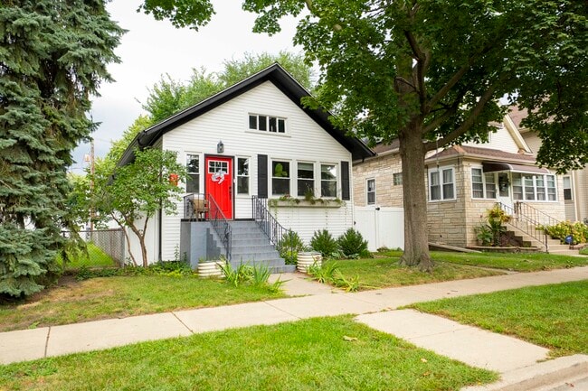 property at 7431 Warren St