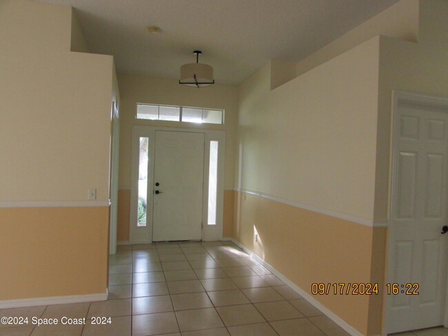 1065 Sedgewood Cir in Melbourne, FL - Building Photo - Building Photo