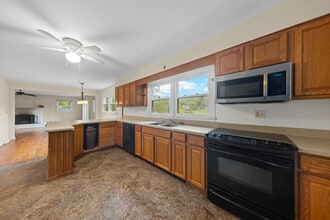 66 W Shore Dr in Vernon, NJ - Building Photo - Building Photo