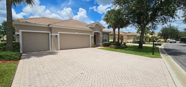 property at 13512 Little Gem Cir
