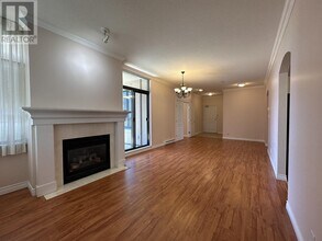 588-588 W 45th Ave in Vancouver, BC - Building Photo - Building Photo