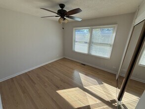 8170 Northway Dr in Hanover Park, IL - Foto de edificio - Building Photo