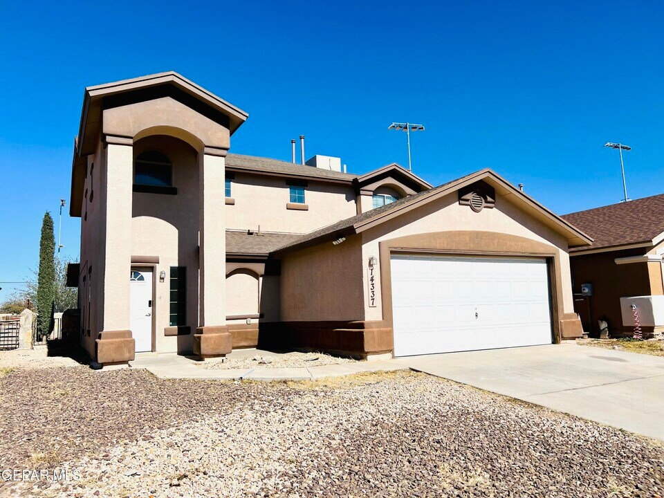 14337 Andre Agassi Dr in El Paso, TX - Building Photo