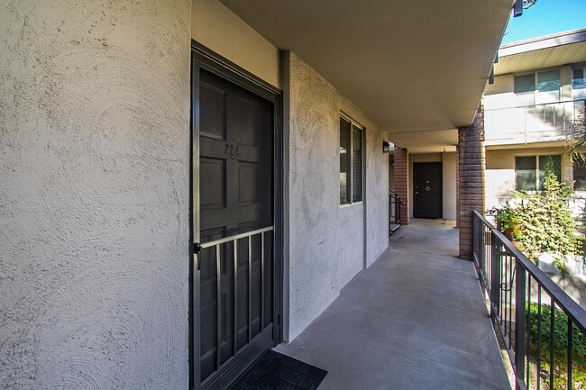 4727 E Lafayette Blvd-Unit -224 in Phoenix, AZ - Building Photo - Building Photo