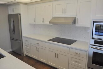 2211 SW 1st Ave, Unit 1102 in Portland, OR - Building Photo - Building Photo
