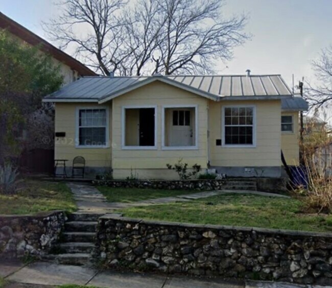 210 Claremont Ave, Unit 210 Claremont