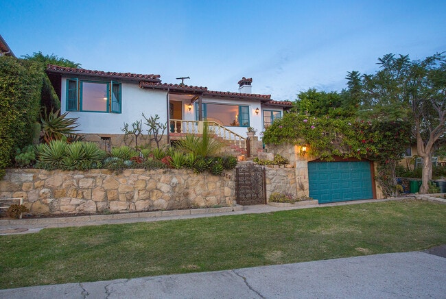870 Paseo Ferrelo in Santa Barbara, CA - Building Photo - Building Photo