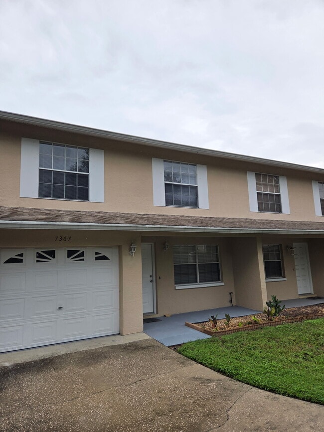 7367 62nd Ave N in Pinellas Park, FL - Foto de edificio - Building Photo