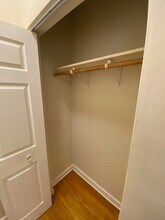 1345 1/2 W Touhy Ave in Chicago, IL - Foto de edificio - Building Photo