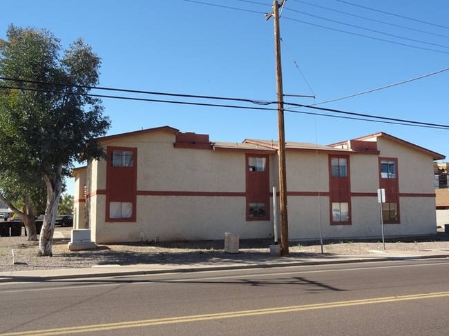 750 E Main St in Mesa, AZ - Building Photo - Building Photo