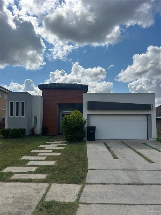 4505 Quince Ave in McAllen, TX - Building Photo