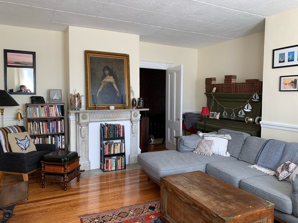 5 Day St, Unit 2 in Cambridge, MA - Building Photo