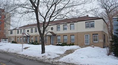 Milwaukee Apartments in Milwaukee, WI - Foto de edificio - Building Photo