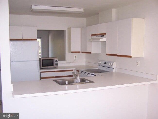 property at 10817 Littleford Ln