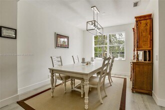 4322 Fox Ridge Dr in Weston, FL - Building Photo - Building Photo