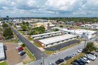 Studios On Fourth in McAllen, TX - Foto de edificio - Building Photo