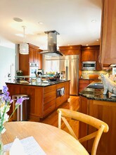 27 Meriam St in New Bedford, MA - Building Photo - Building Photo