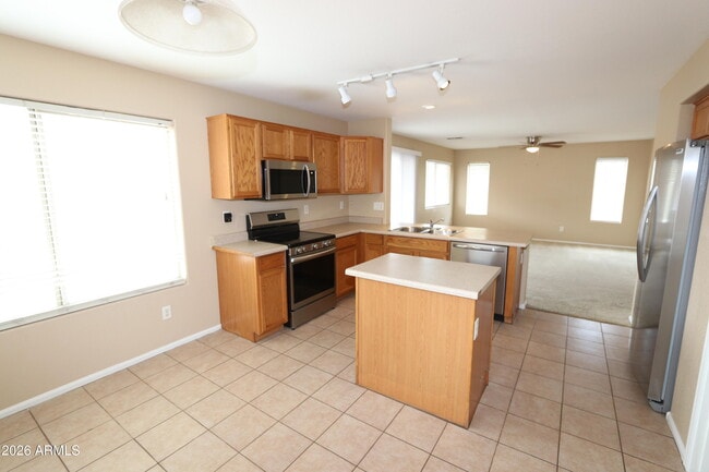 4821 W Valencia Dr in Phoenix, AZ - Building Photo - Building Photo