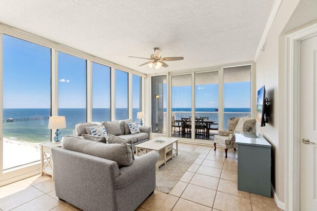 527 E Beach Blvd in Gulf Shores, AL - Foto de edificio - Building Photo