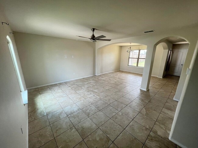 1510 Port Texas Dr in Laredo, TX - Building Photo - Building Photo