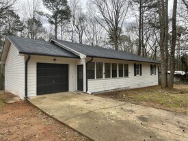 540 Meadowbrook Dr in Mcdonough, GA - Building Photo