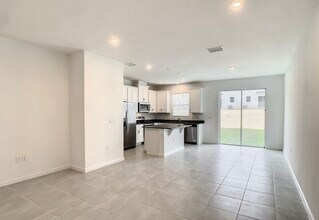 1142 Seaside Mist Trl in Kissimmee, FL - Building Photo - Building Photo