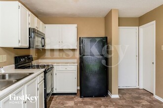 96 Winterwood Dr in Greenwood, IN - Building Photo - Building Photo
