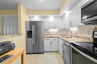 1102 Duncan Cir, Unit 102 in Palm Beach Gardens, FL - Building Photo - Building Photo