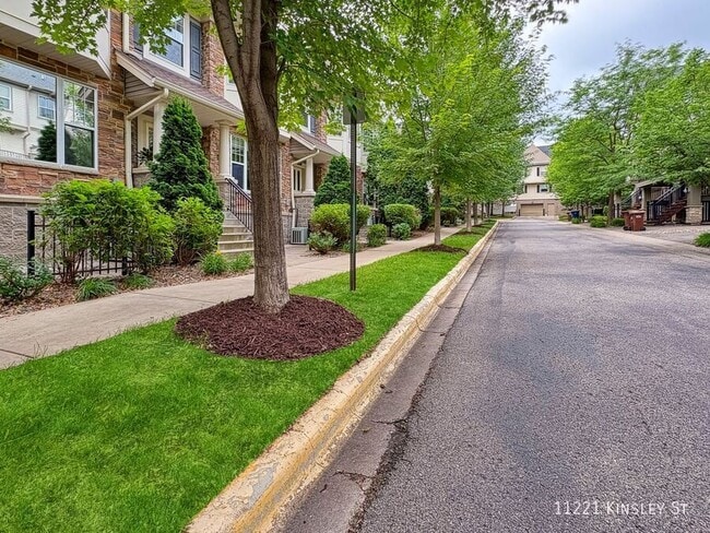 property at 11221 Kinsley St