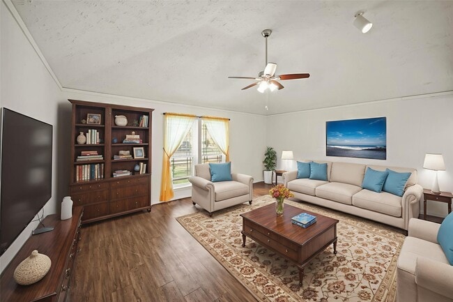 property at 19918 Hoppers Creek Dr