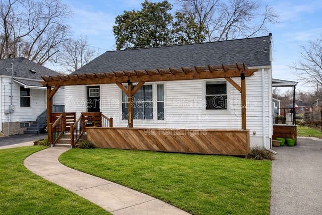 property at 9526 Big Bend Rd