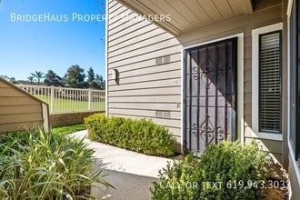 1087 Shadowridge Dr in Vista, CA - Building Photo - Building Photo