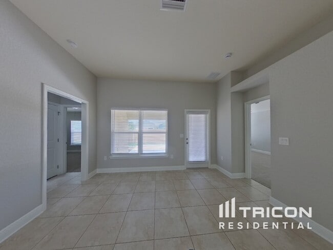 14511 Dunrobin Dr in Wimauma, FL - Building Photo - Building Photo