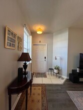 9508 W Park Village Dr in Tampa, FL - Building Photo - Building Photo