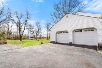 10 Monroe Ct in Princeton, NJ - Building Photo - Building Photo