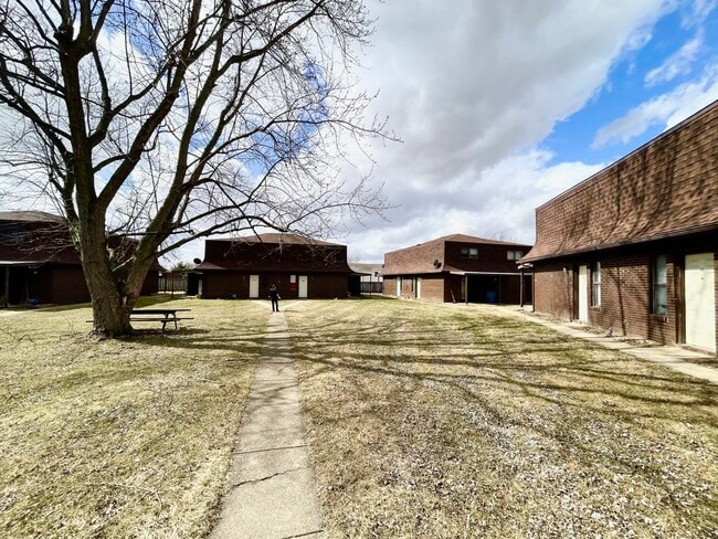 166 Briarwood Dr, Unit 169 in Johnstown, OH - Building Photo - Building Photo