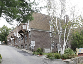 Westwater Commons in Yonkers, NY - Foto de edificio - Building Photo