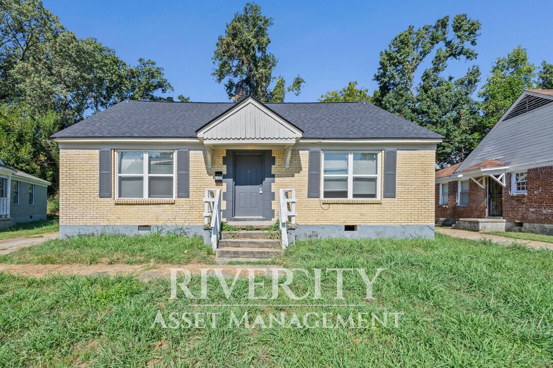 1157 W Lexington Cir in Memphis, TN - Building Photo