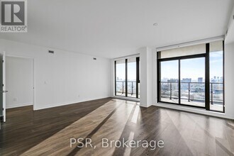 2 St Thomas St in Toronto, ON - Building Photo - Building Photo