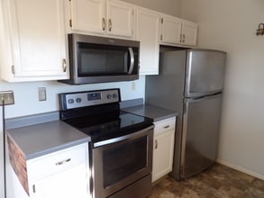 4702 Witches Hollow Ln in Colorado Springs, CO - Foto de edificio - Building Photo