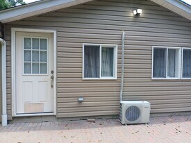 204 Southwood Rd in Pasadena, MD - Building Photo