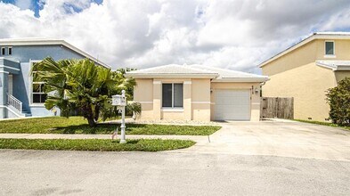 6415 Amberjack Terrace in Margate, FL - Building Photo - Building Photo
