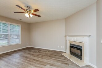 422 Marsh Lake Rd SE in Lawrenceville, GA - Building Photo - Building Photo