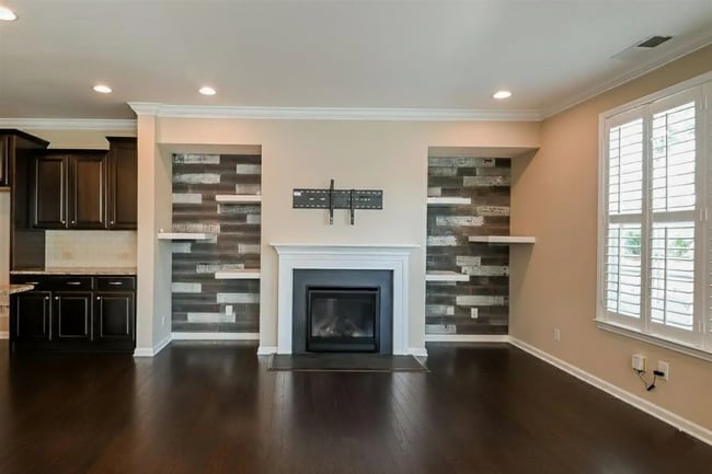 property at 850 New Derby Ln