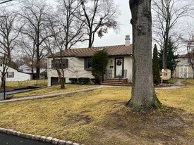 15 Caldwell Rd in Parsippany Troy Hills, NJ - Building Photo